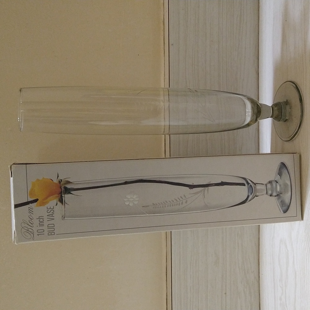 Vintage Jardin Collection 10" Bloom Bud Vase